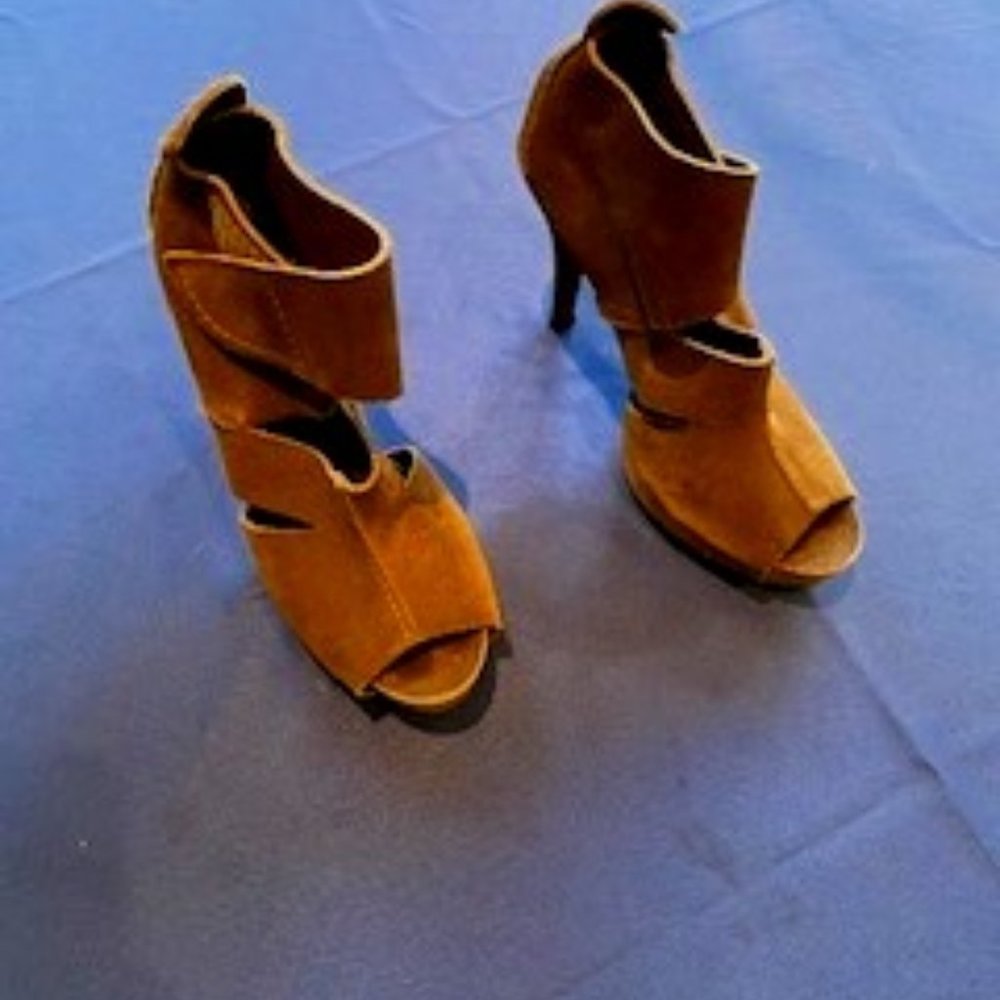Pedro Garcia Brown Suede Pumps size 38.5
